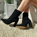 Bota Cano Curto Enrugadinha Justine Nobuck Preto