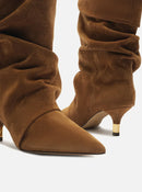 Bota Marrom Suede Cano Médio Salto Fino Slouch